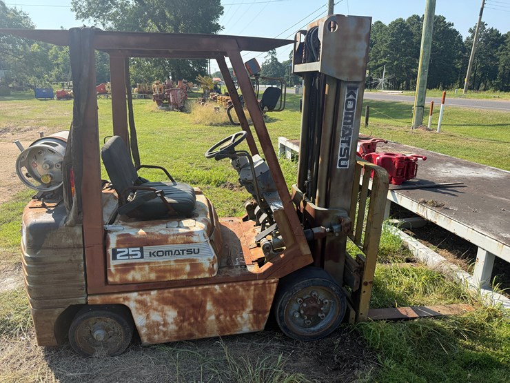 komatsu-fg25st-11-image-2