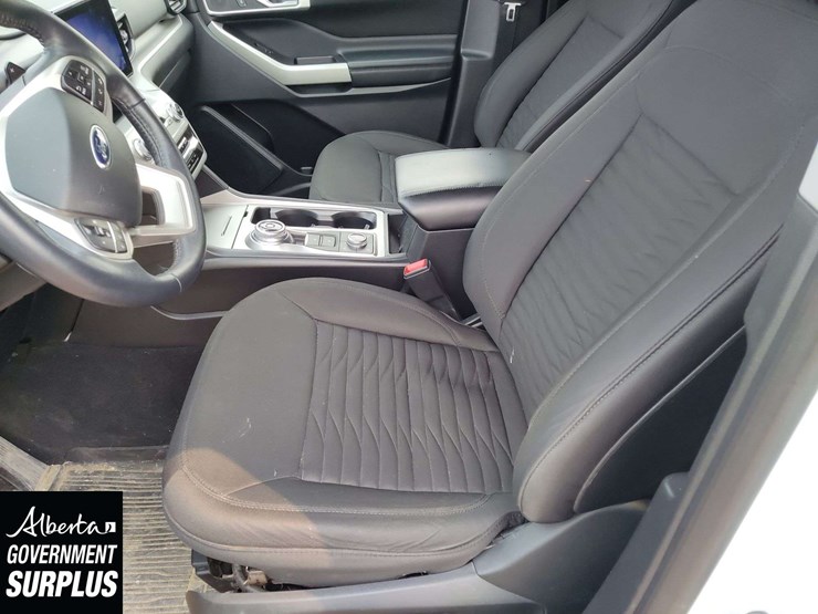 2020-ford-explorer-xlt-image-8