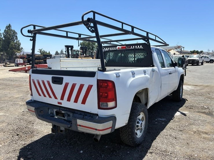 2012-gmc-sierra-2500-image-3