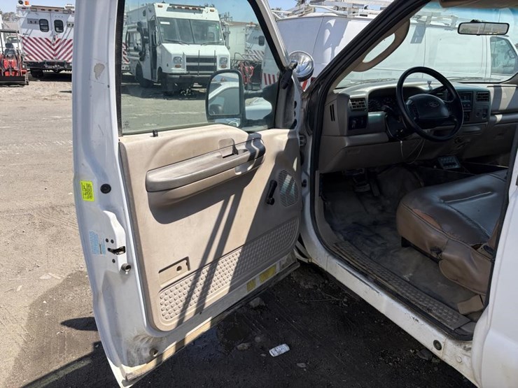 2004-ford-f350-image-12
