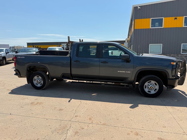 2020-chevrolet-silverado-2500hd-image-5
