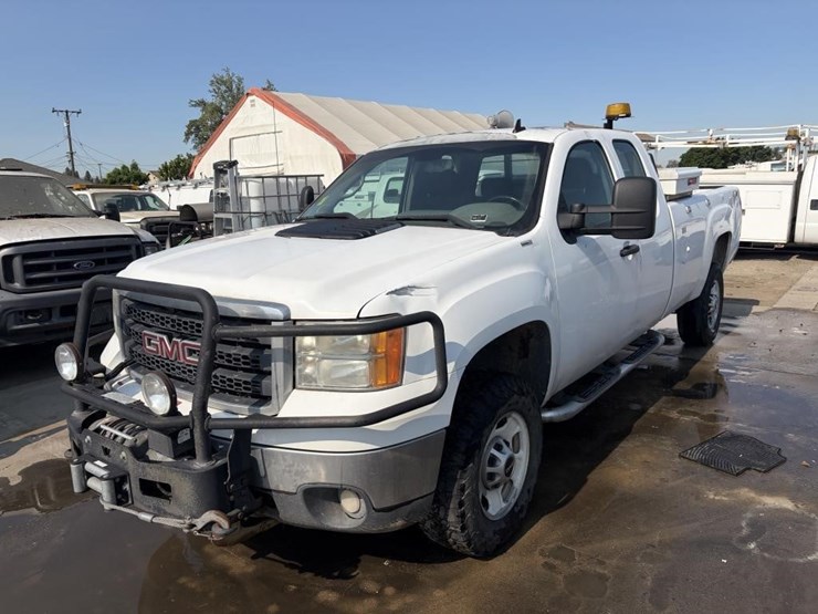2012-gmc-sierra-3500-image-1