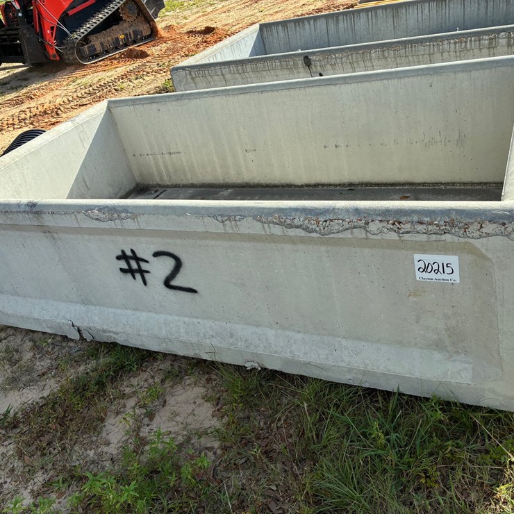 #20215 • Water trough