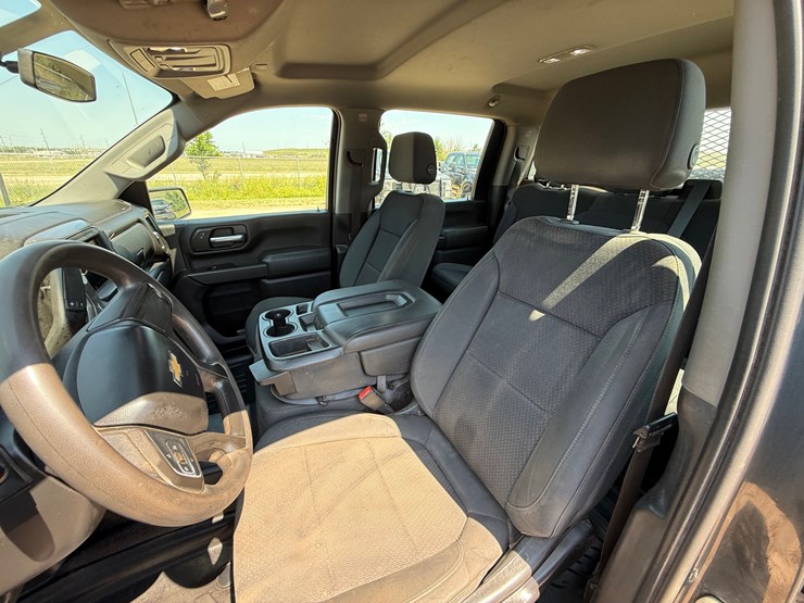 2020-chevrolet-silverado-2500hd-image-14