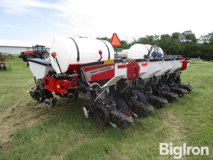 2023-massey-ferguson-pa-w12-12r30-front-fold-planter-w/liquid-fertilizer-image-7
