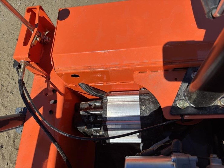 2026-sdlool-lm1000q-rc-flail-mower-image-18