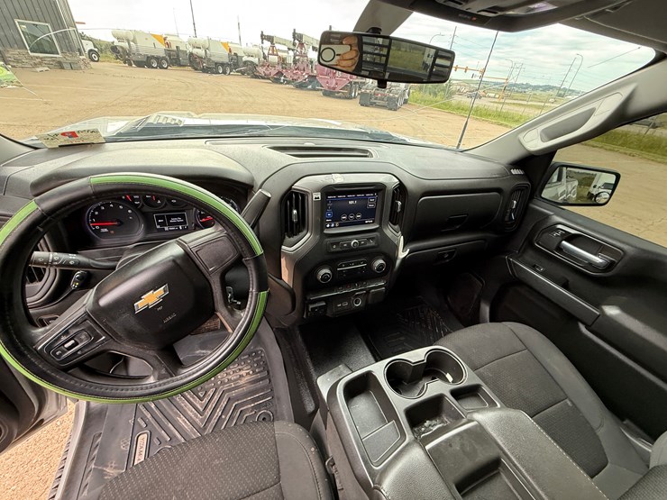 2021-chevrolet-silverado-2500hd-image-16