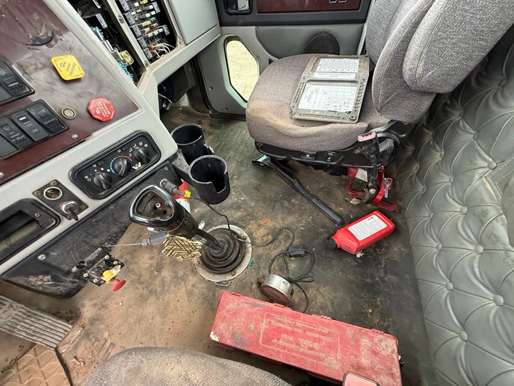 2014-western-star-4900-image-32
