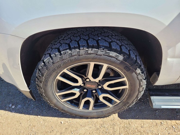 2016-gmc-yukon-xl-image-12