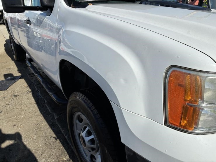 2012-gmc-sierra-2500-image-8