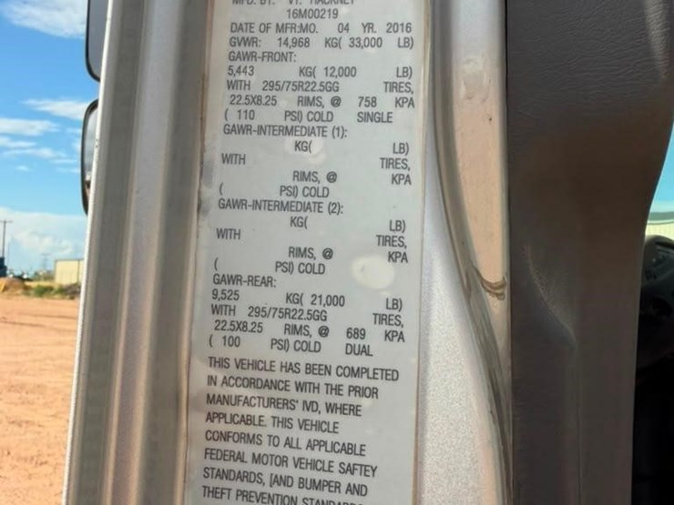 2017-international-durastar-4300-image-37