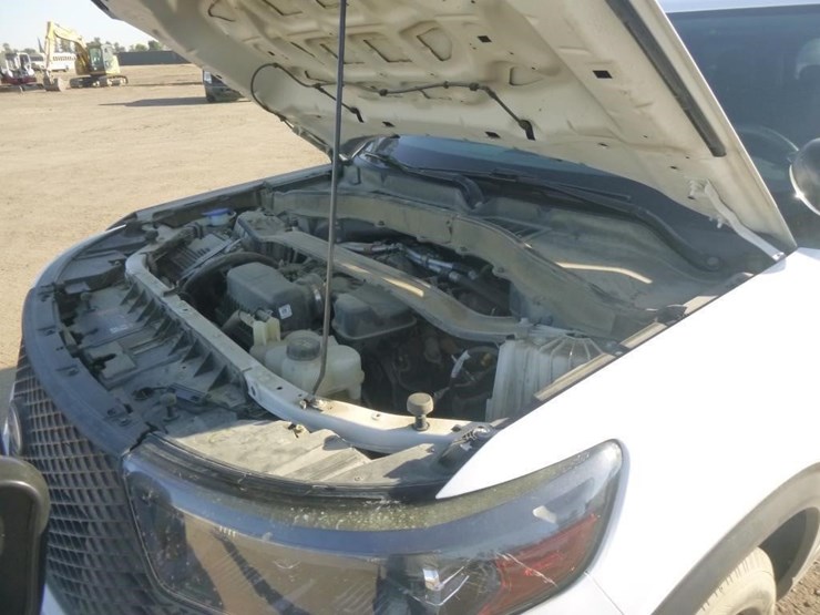 2020-ford-explorer-image-24