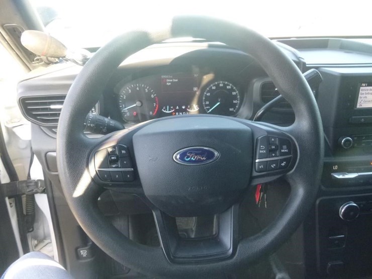 2020-ford-explorer-image-10