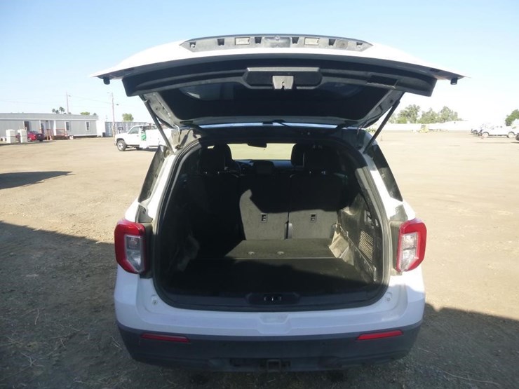 2020-ford-explorer-image-22