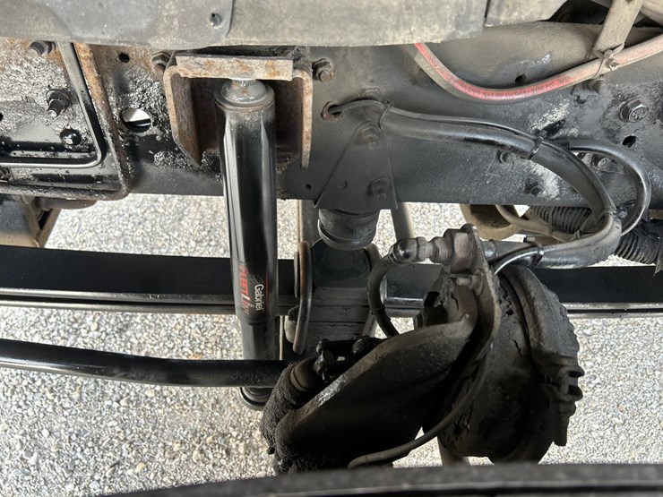 2001-gmc-t7500-image-42