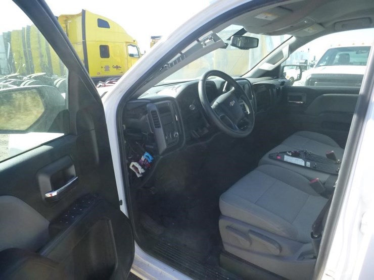 2017-chevrolet-1500-image-5