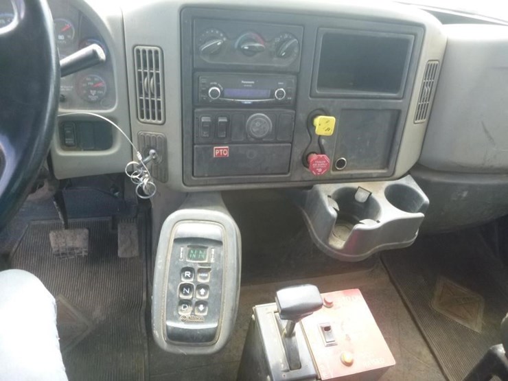 2013-international-durastar-4300-image-17
