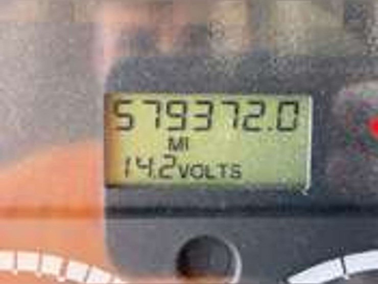 2007-freightliner-m2-106-image-27