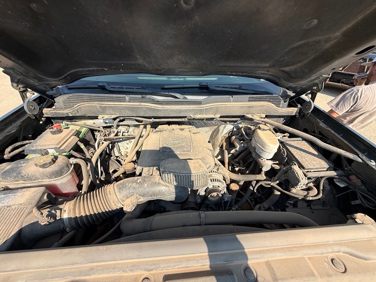 2018-chevrolet-silverado-2500hd-image-24
