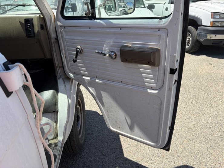 1995-utility-van-image-9