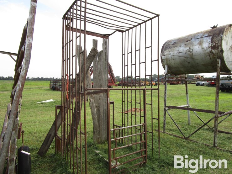 long-bed-pickup-slide-in-stock-rack-image-3