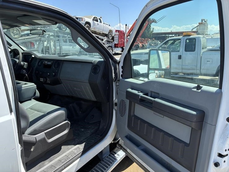 2011-ford-f250-image-14