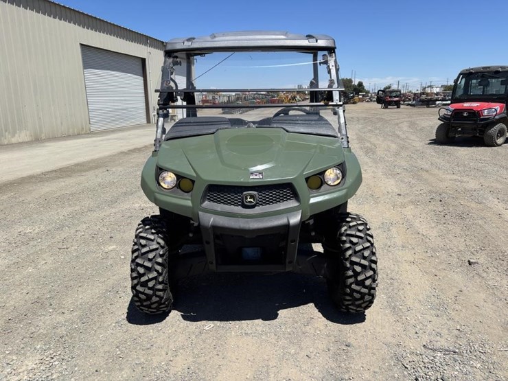 2014-john-deere-gator-xuv-550-image-6
