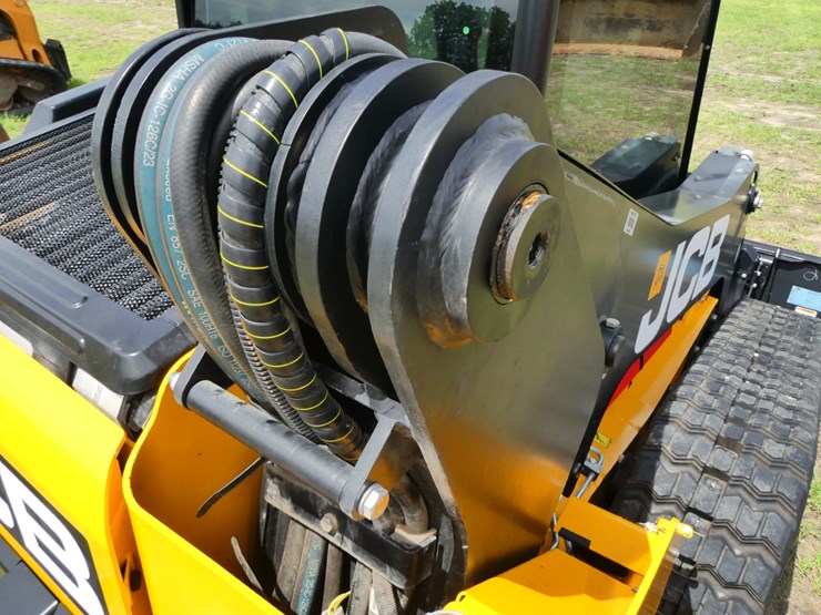2025-jcb-215t-image-10