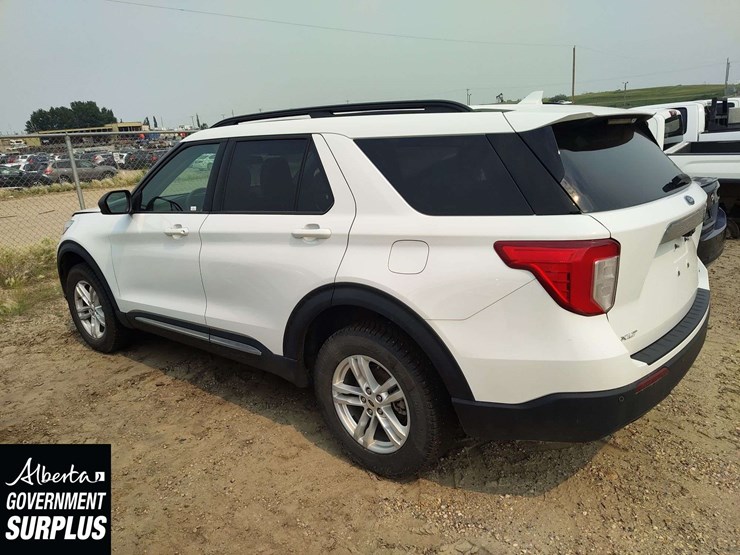 2020-ford-explorer-xlt-image-10