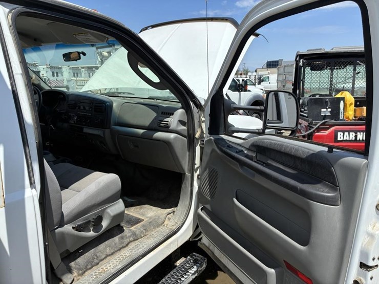 2006-ford-f450-image-12