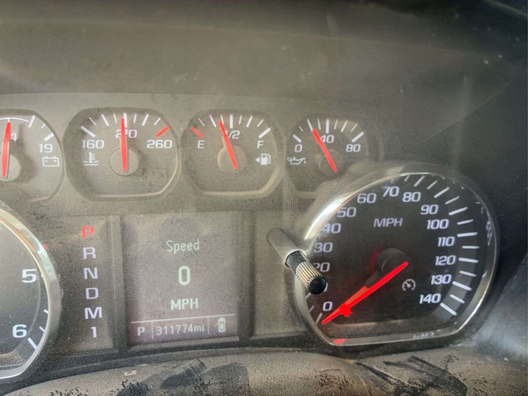 2015-chevrolet-silverado-2500-image-55