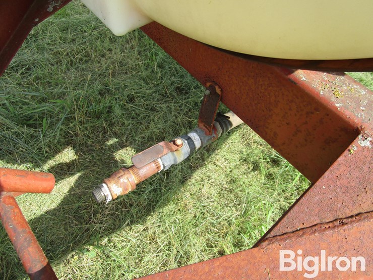 sprayer-tank-on-trailer-image-12