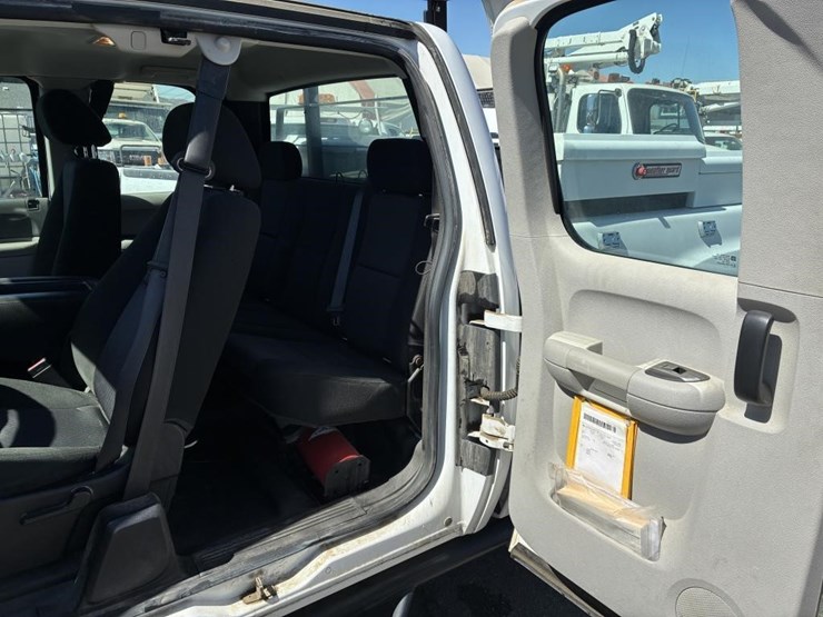 2012-gmc-sierra-2500-image-17