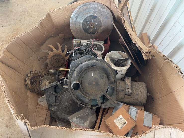 pallet-of-spare-early-riser-parts.-image-4