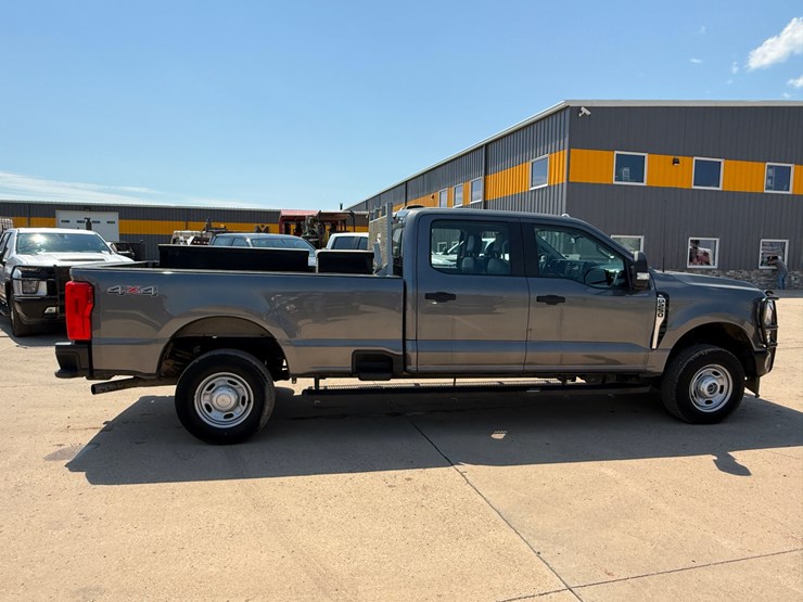 2023-ford-f250-image-6