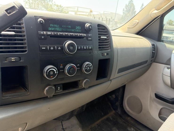 2012-gmc-sierra-2500-image-19