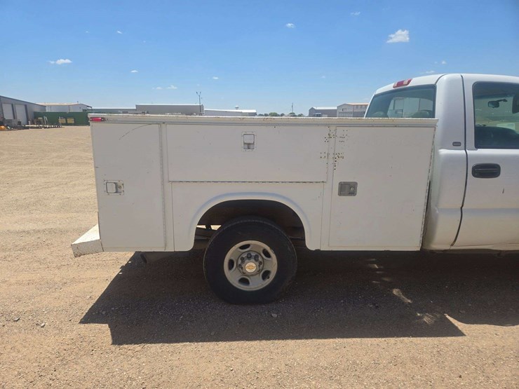 2001-chevrolet-silverado-2500-image-4