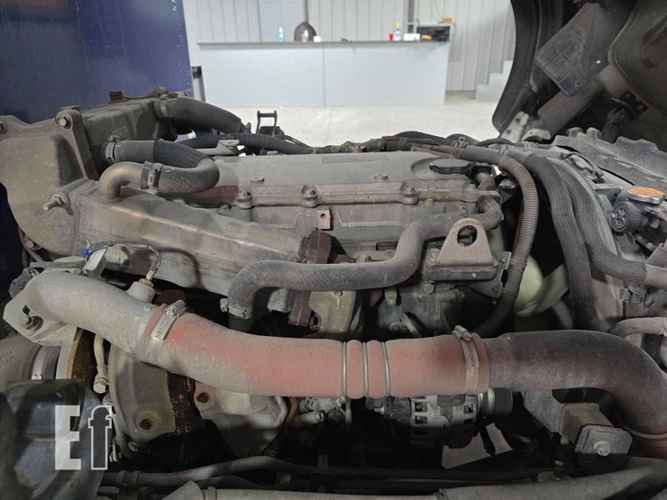 2018-isuzu-nrr-image-21