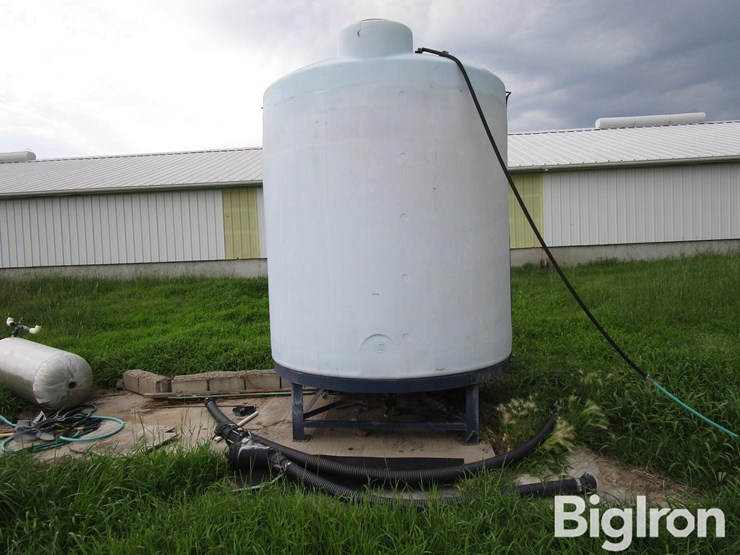 3000-gal-water-tank-on-skid,-hose-and-fittings-image-2