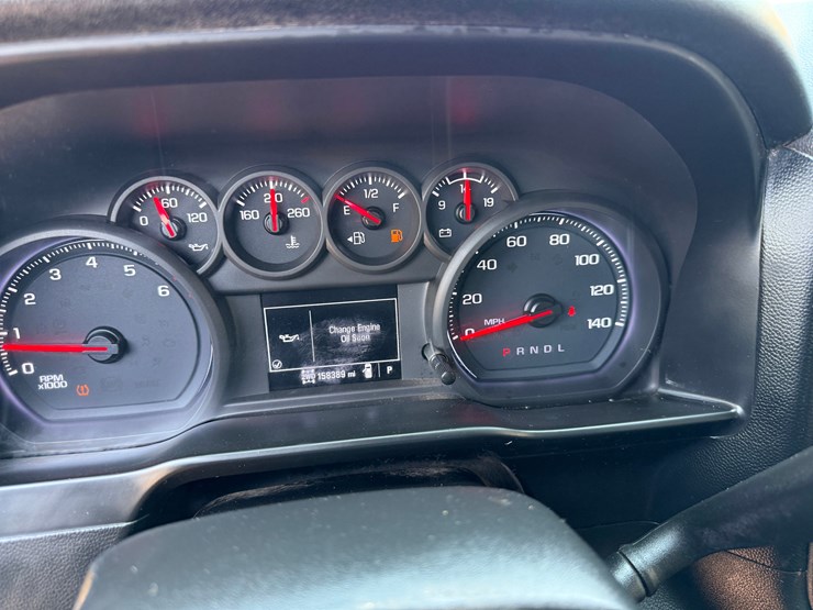 2020-chevrolet-silverado-2500hd-image-18