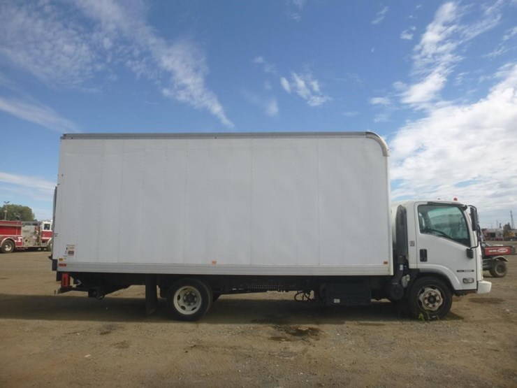 2017-isuzu-nrr-image-7