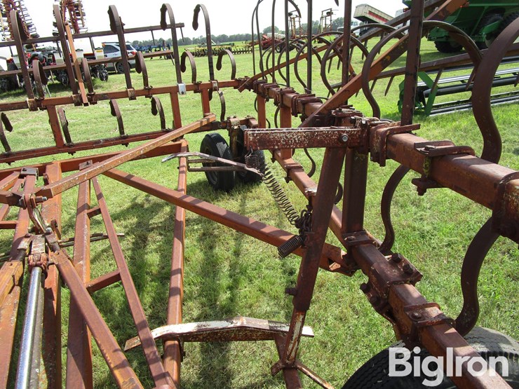 crustbuster-36'-hydraulic-fold-springtooth-w/3-bar-harrow-image-14