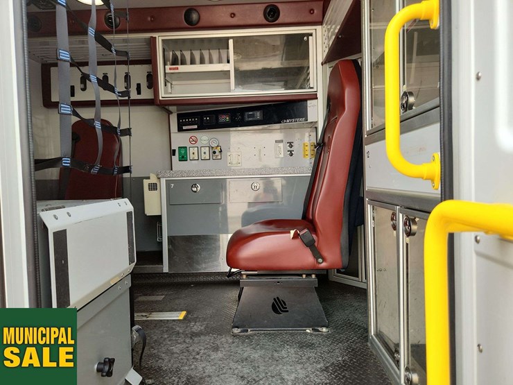 2013-ford-e450-image-34