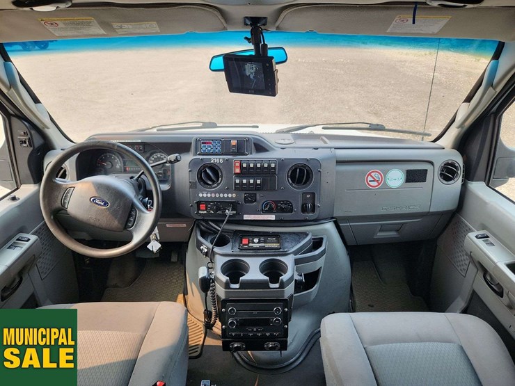 2013-ford-e450-image-35
