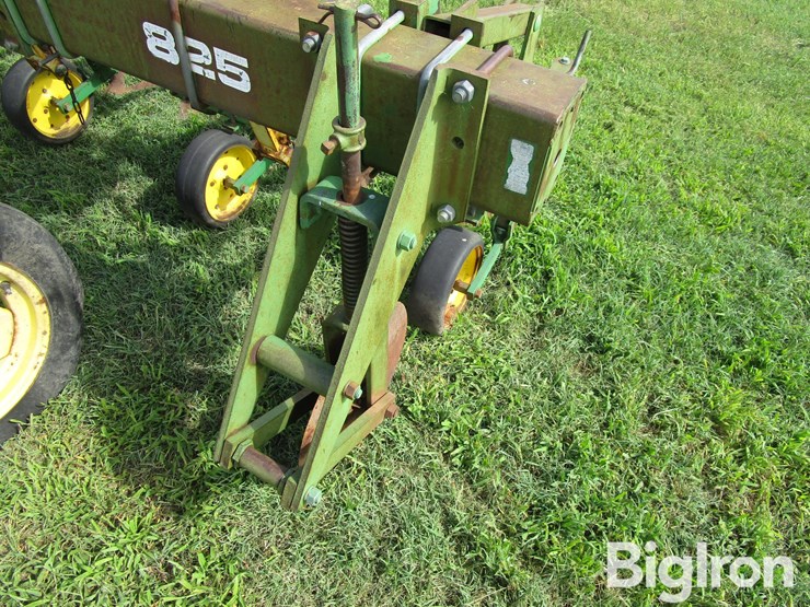 john-deere-825-image-12