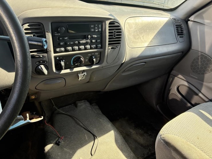 2001-ford-expedition-image-16