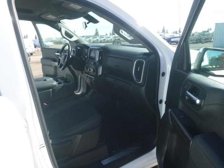 2020-chevrolet-1500-image-6