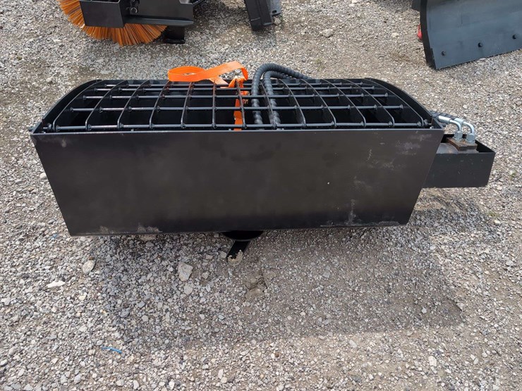 iranch-mini-skid-steer-mixing-bucket-irlmb-image-5