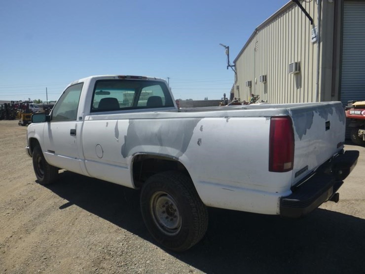 1995-gmc-2500-image-4