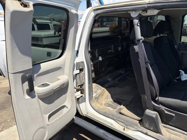 2012-gmc-sierra-3500-image-22